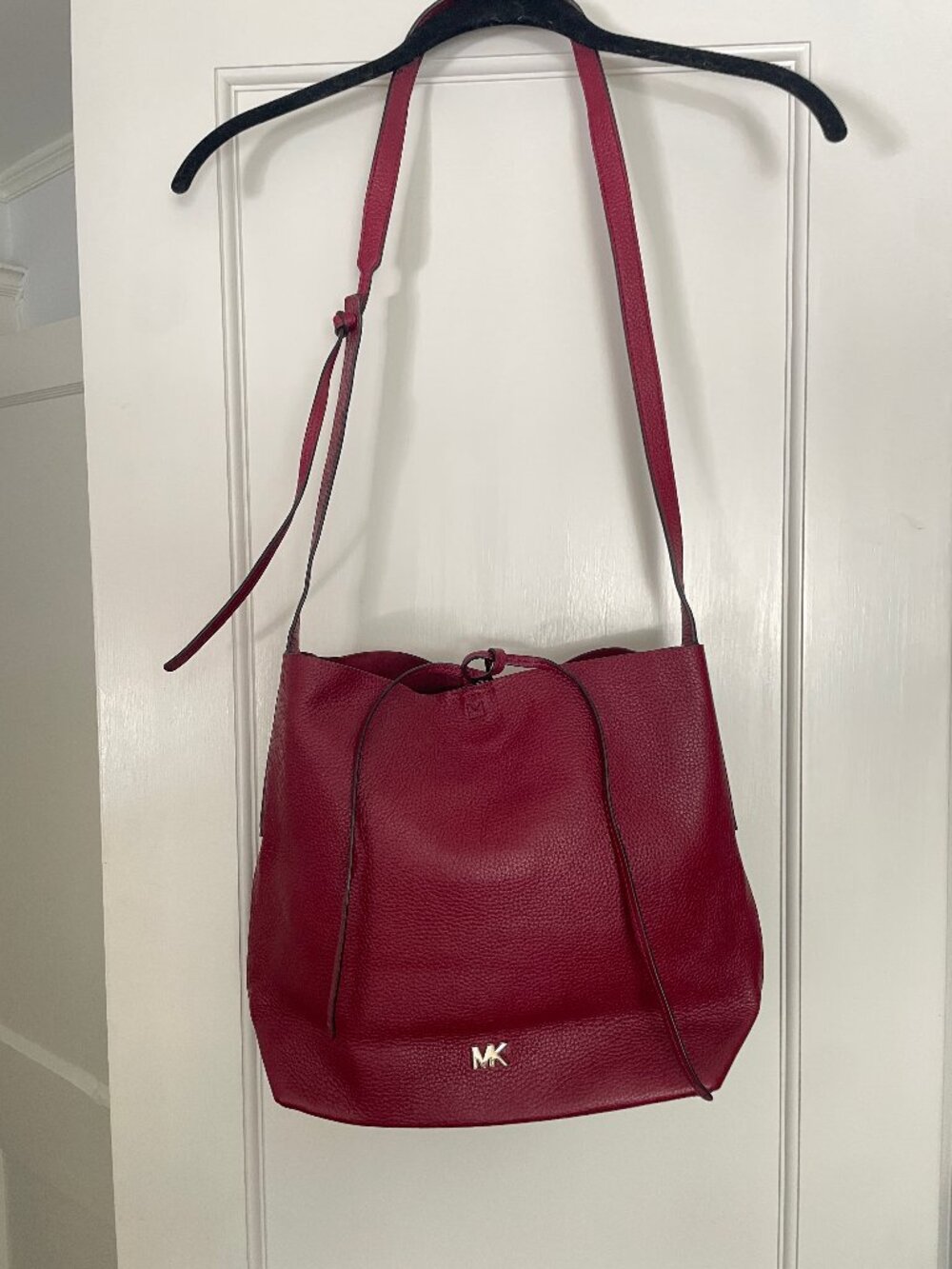Michael Kors Oxblood Leather Junie Messenger Crossbody Slouchy Bag - Picture 2 of 10